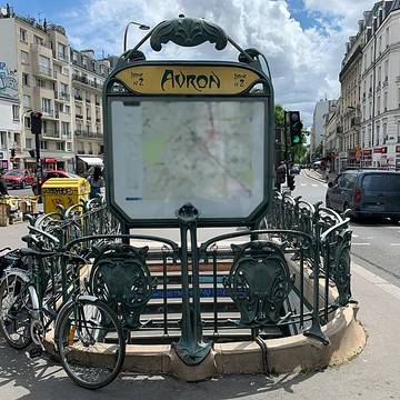 Édicule Guimard de la station Avron - Paris 20ème