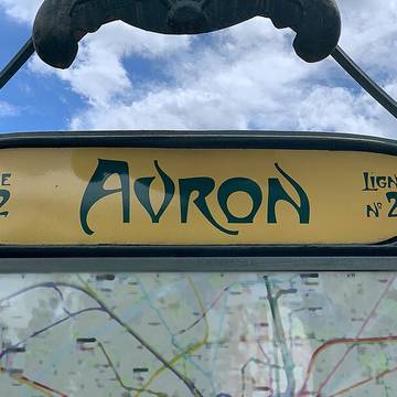 Édicule Guimard de la station Avron - Paris 20ème