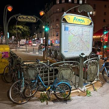 Édicule Guimard de la station Avron - Paris 20ème