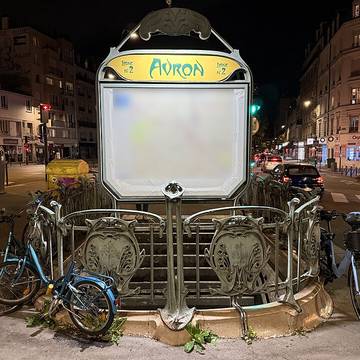 Édicule Guimard de la station Avron - Paris 20ème