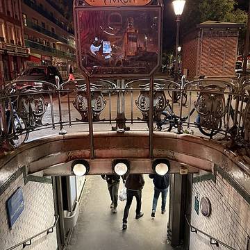 Édicule Guimard de la station Avron - Paris 20ème