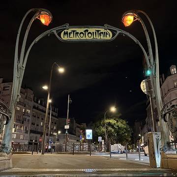 Édicule Guimard de la station Avron - Paris 20ème