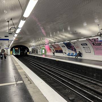 Édicule Guimard de la station Avron - Paris 20ème