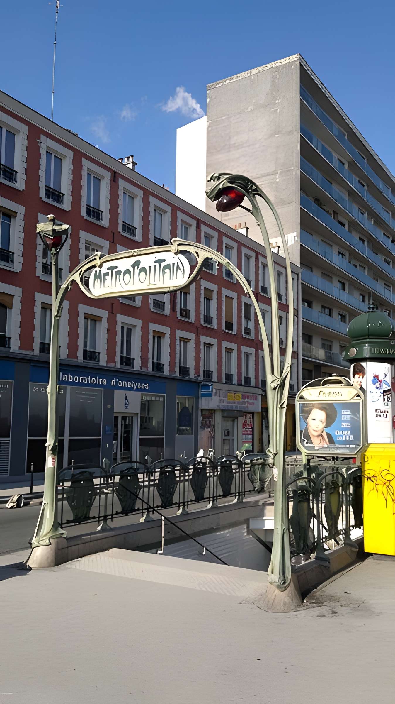 Édicule Guimard de la station Avron - Paris 20ème 
