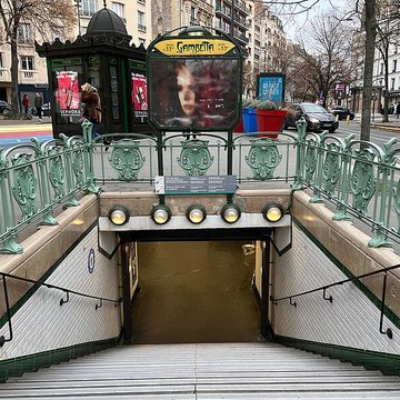 Édicule Guimard de la station Gambetta - Paris 20ème