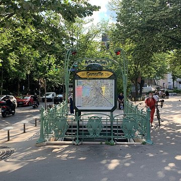 Édicule Guimard de la station Gambetta - Paris 20ème