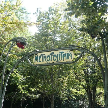 Édicule Guimard de la station Gambetta - Paris 20ème
