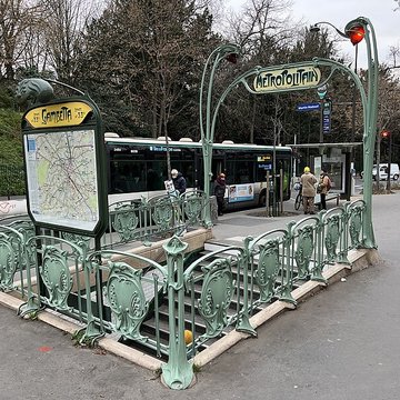 Édicule Guimard de la station Gambetta - Paris 20ème
