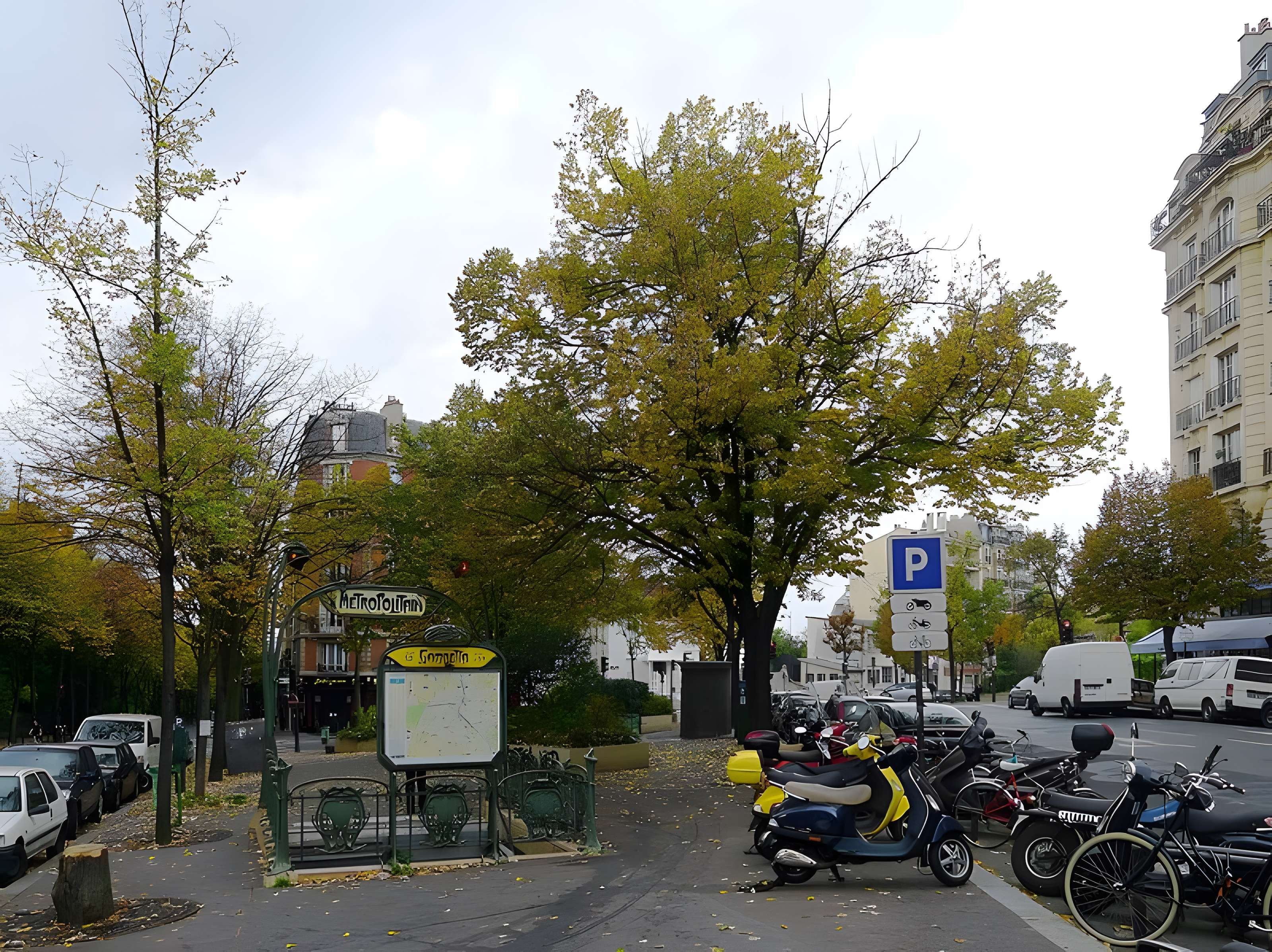 Édicule Guimard de la station Gambetta - Paris 20ème 