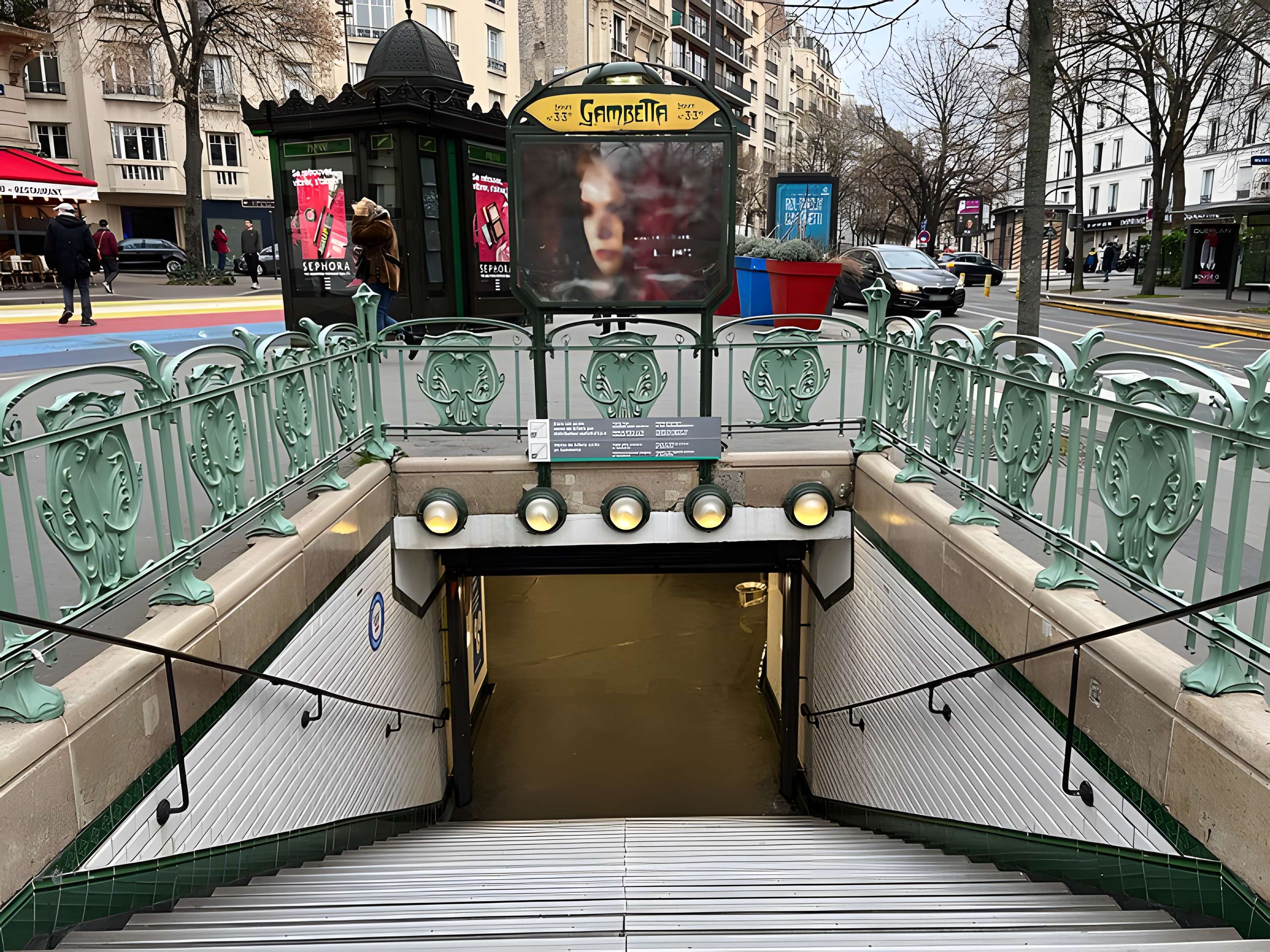 Édicule Guimard de la station Gambetta - Paris 20ème