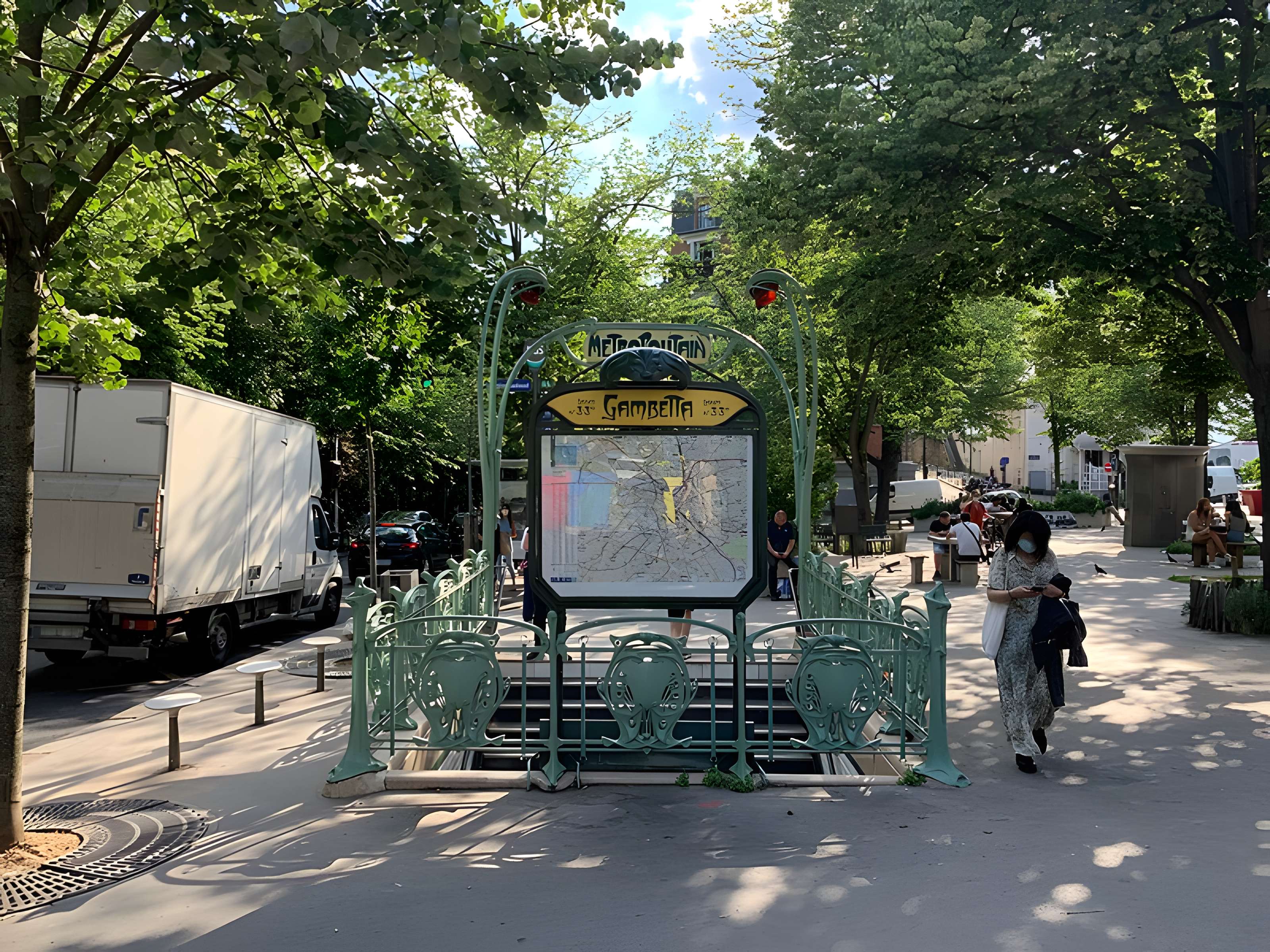 Édicule Guimard de la station Gambetta - Paris 20ème