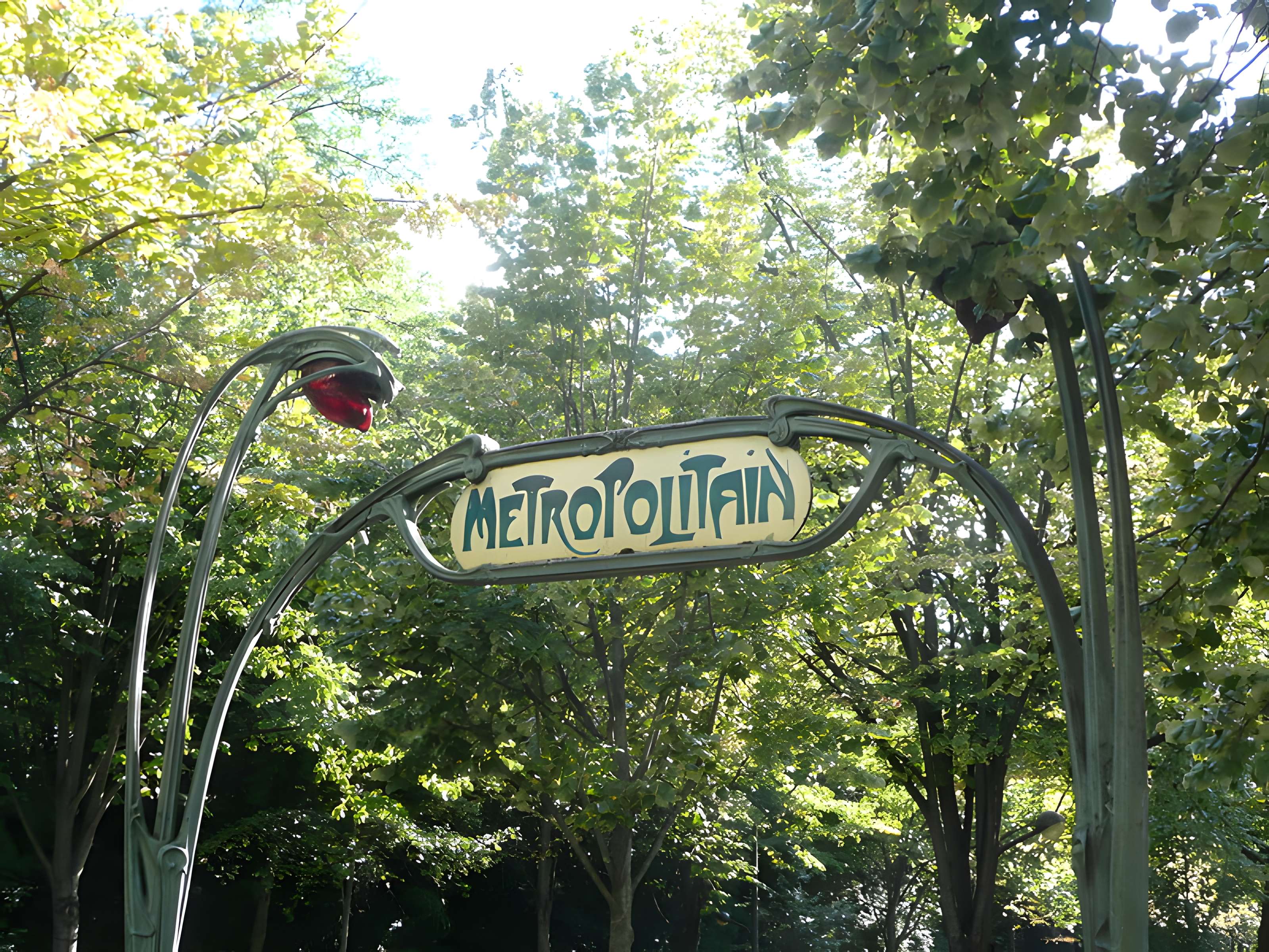Édicule Guimard de la station Gambetta - Paris 20ème