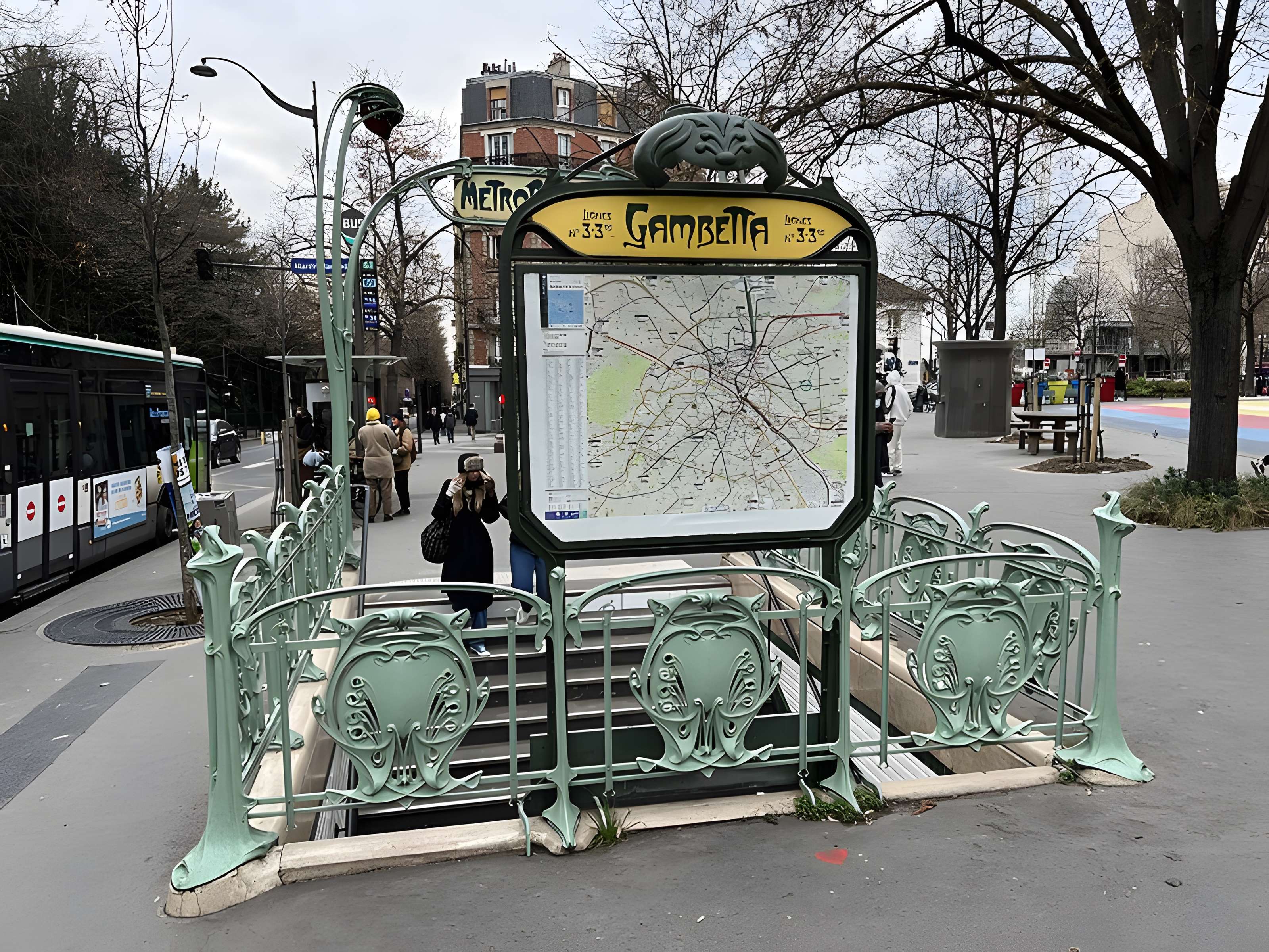 Édicule Guimard de la station Gambetta - Paris 20ème