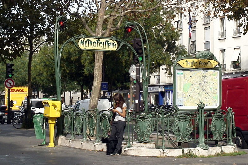 Photo de Édicule Guimard de la station Philippe Auguste - Paris 20ème