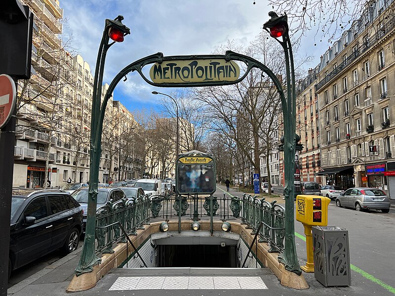 Édicule Guimard de la station Philippe Auguste - Paris 20ème