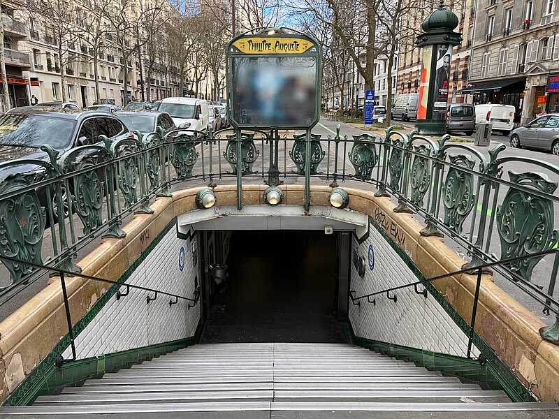 Édicule Guimard de la station Philippe Auguste - Paris 20ème