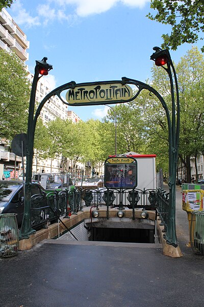 Édicule Guimard de la station Philippe Auguste - Paris 20ème