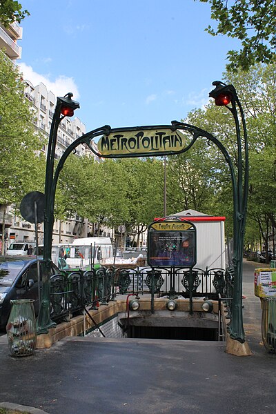Édicule Guimard de la station Philippe Auguste - Paris 20ème