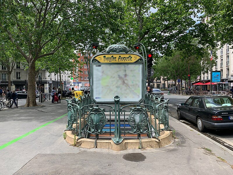 Édicule Guimard de la station Philippe Auguste - Paris 20ème
