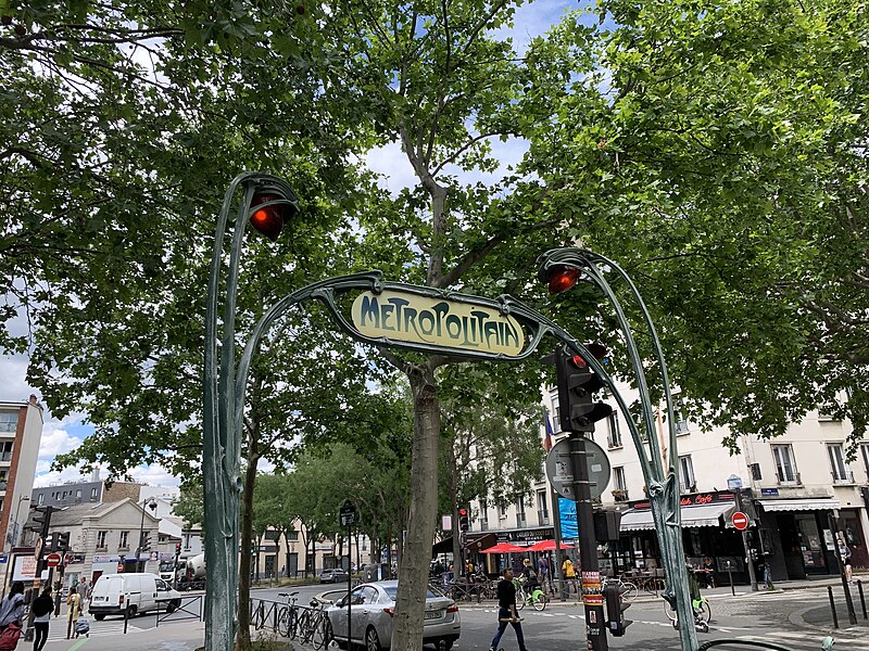 Édicule Guimard de la station Philippe Auguste - Paris 20ème