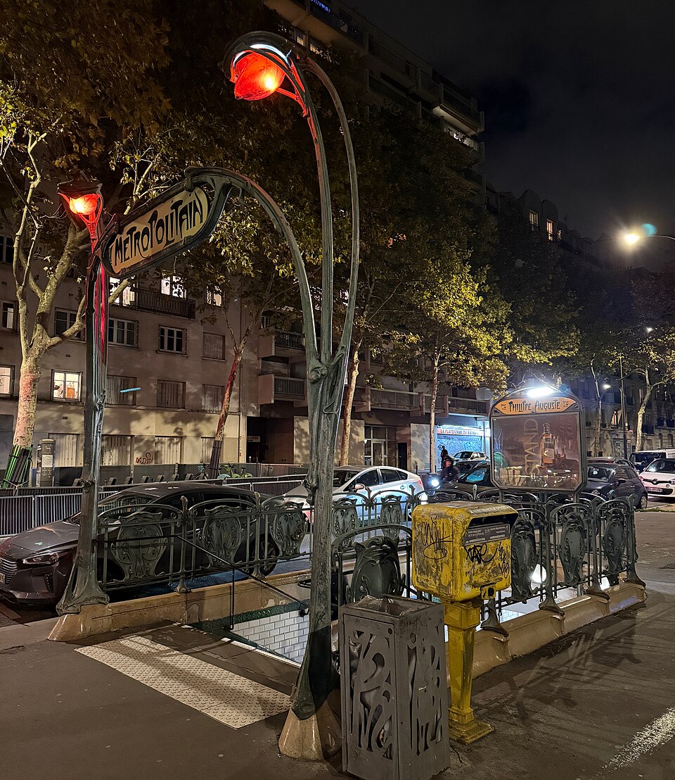 Édicule Guimard de la station Philippe Auguste - Paris 20ème