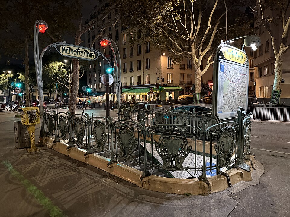 Édicule Guimard de la station Philippe Auguste - Paris 20ème