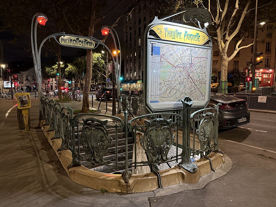 Édicule Guimard de la station Philippe Auguste - Paris 20ème