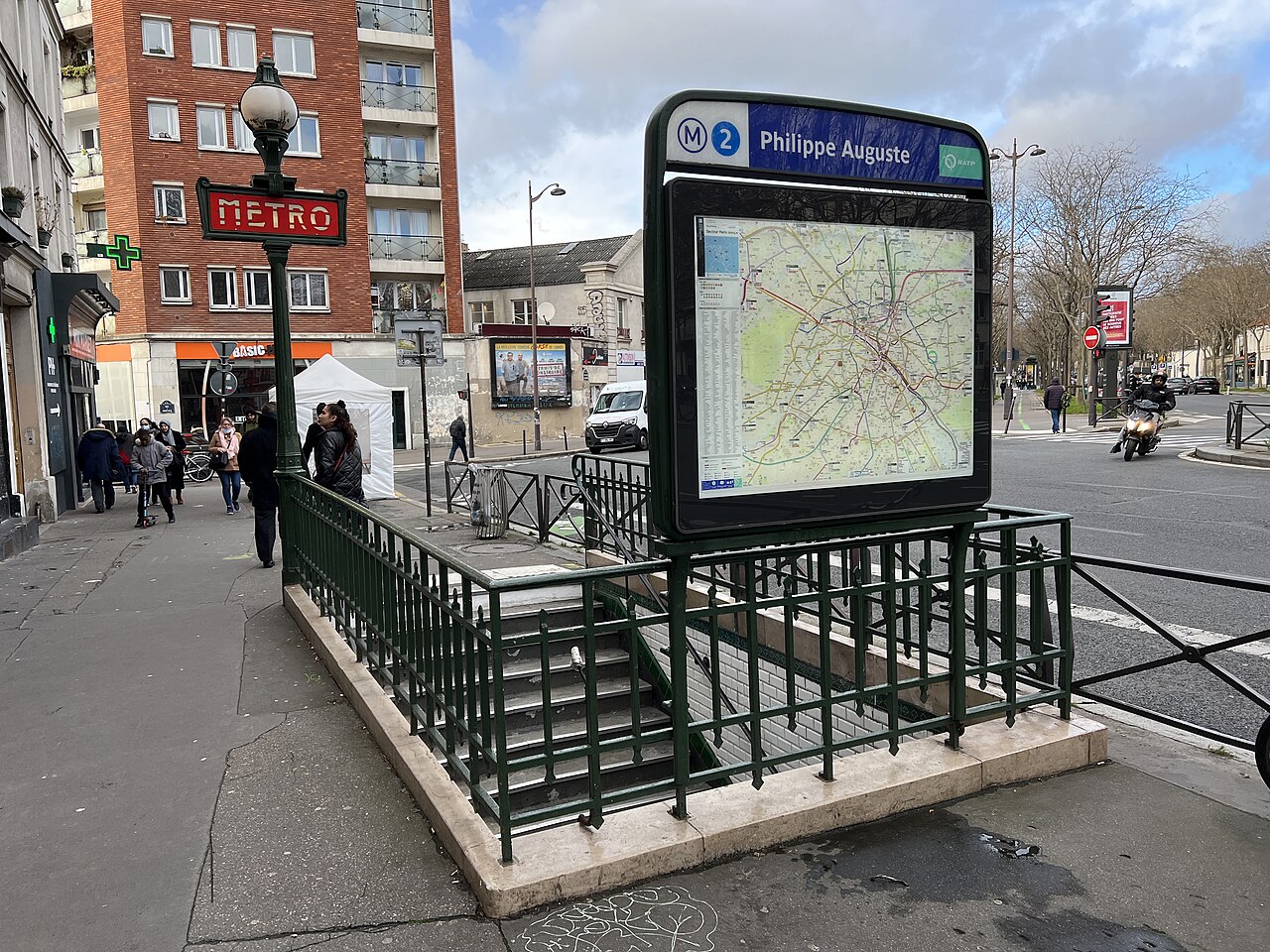 Édicule Guimard de la station Philippe Auguste - Paris 20ème