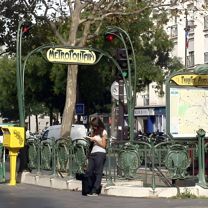 Photo de Édicule Guimard de la station Philippe Auguste - Paris 20ème