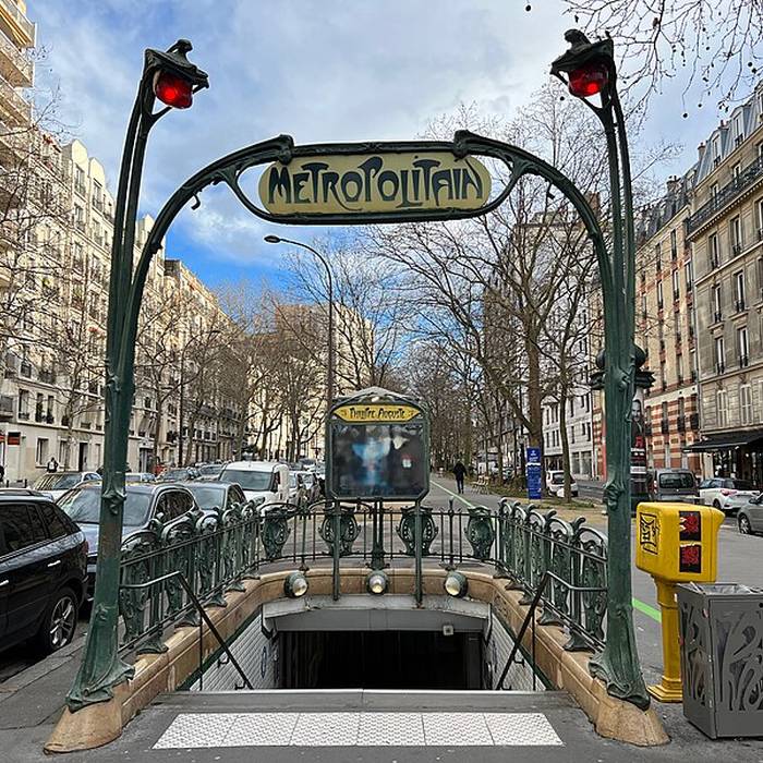 Photo de Édicule Guimard de la station Philippe Auguste - Paris 20ème