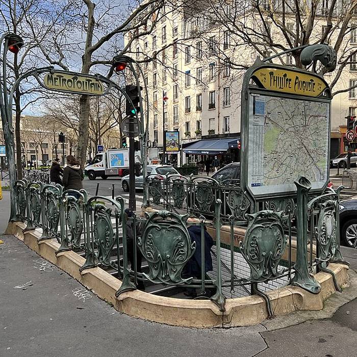 Photo de Édicule Guimard de la station Philippe Auguste - Paris 20ème