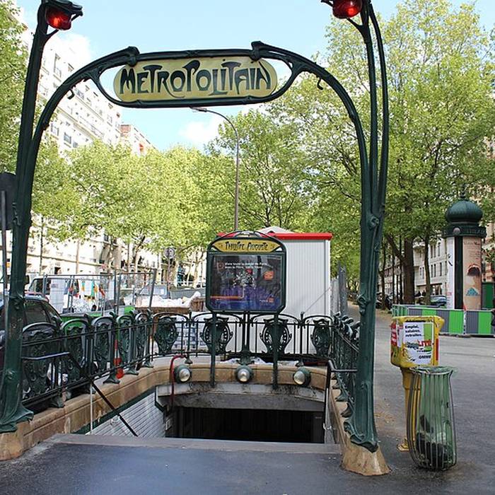 Photo de Édicule Guimard de la station Philippe Auguste - Paris 20ème