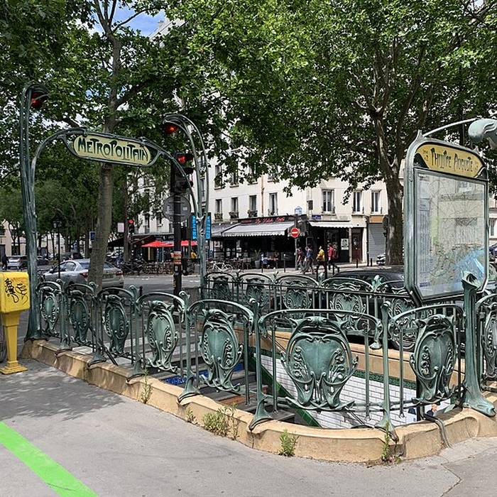 Photo de Édicule Guimard de la station Philippe Auguste - Paris 20ème