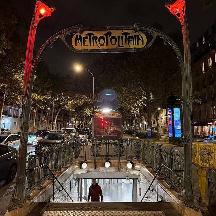 Photo de Édicule Guimard de la station Philippe Auguste - Paris 20ème