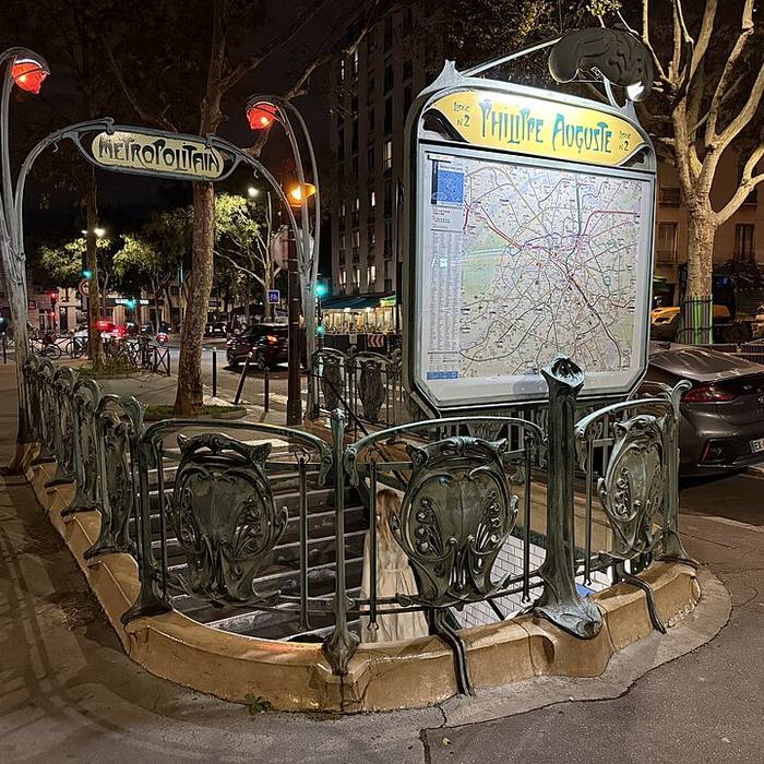 Photo de Édicule Guimard de la station Philippe Auguste - Paris 20ème