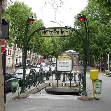 Édicule Guimard de la station Philippe Auguste - Paris 20ème