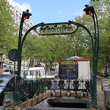 Édicule Guimard de la station Philippe Auguste - Paris 20ème