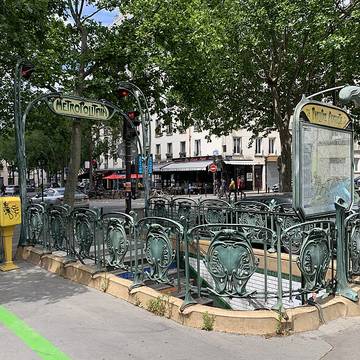 Édicule Guimard de la station Philippe Auguste - Paris 20ème