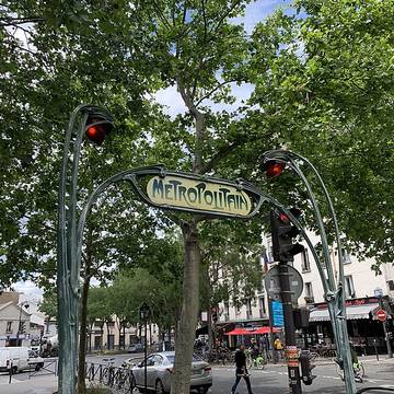 Édicule Guimard de la station Philippe Auguste - Paris 20ème
