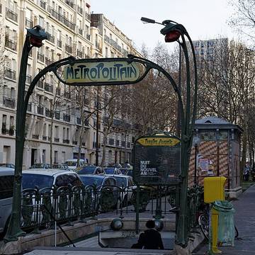 Édicule Guimard de la station Philippe Auguste - Paris 20ème