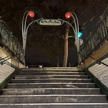 Édicule Guimard de la station Philippe Auguste - Paris 20ème