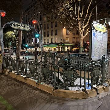 Édicule Guimard de la station Philippe Auguste - Paris 20ème