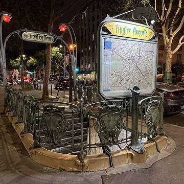 Édicule Guimard de la station Philippe Auguste - Paris 20ème