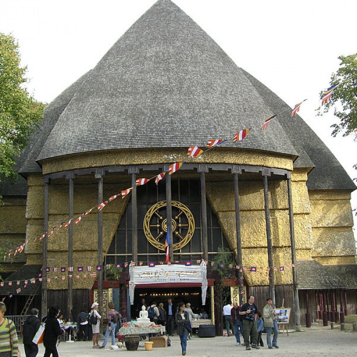 Photo de Pavillons du Togo et du Cameroun issus de lexposition coloniale internationale de 1931