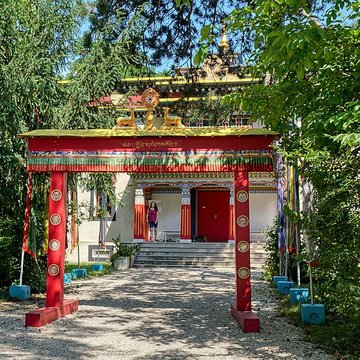 Pavillons du Togo et du Cameroun issus de lexposition coloniale internationale de 1931