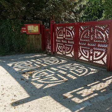 Pavillons du Togo et du Cameroun issus de lexposition coloniale internationale de 1931