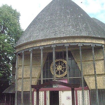 Pavillons du Togo et du Cameroun issus de lexposition coloniale internationale de 1931