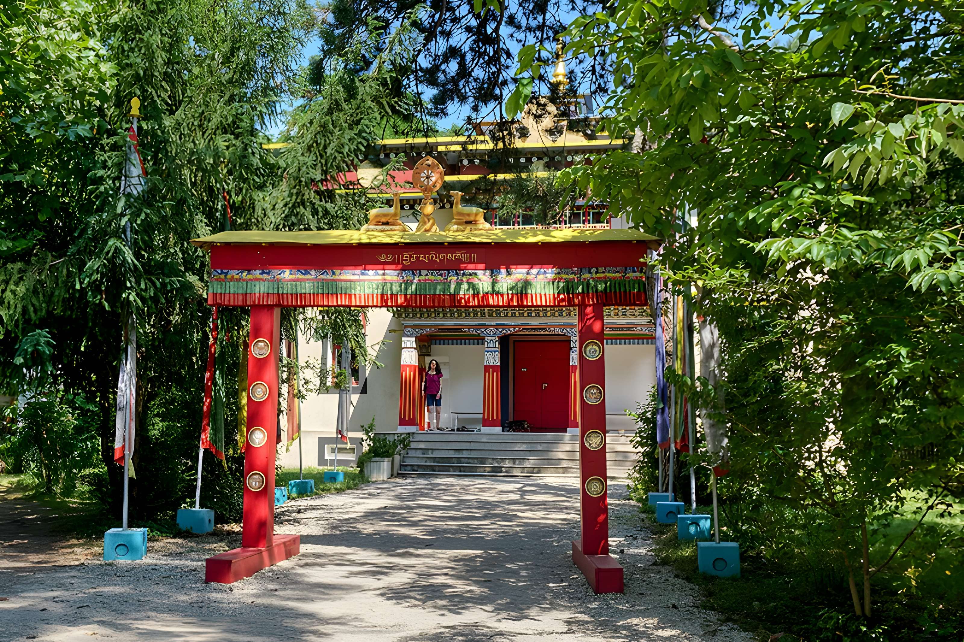 Pavillons du Togo et du Cameroun issus de l'exposition coloniale internationale de 1931
