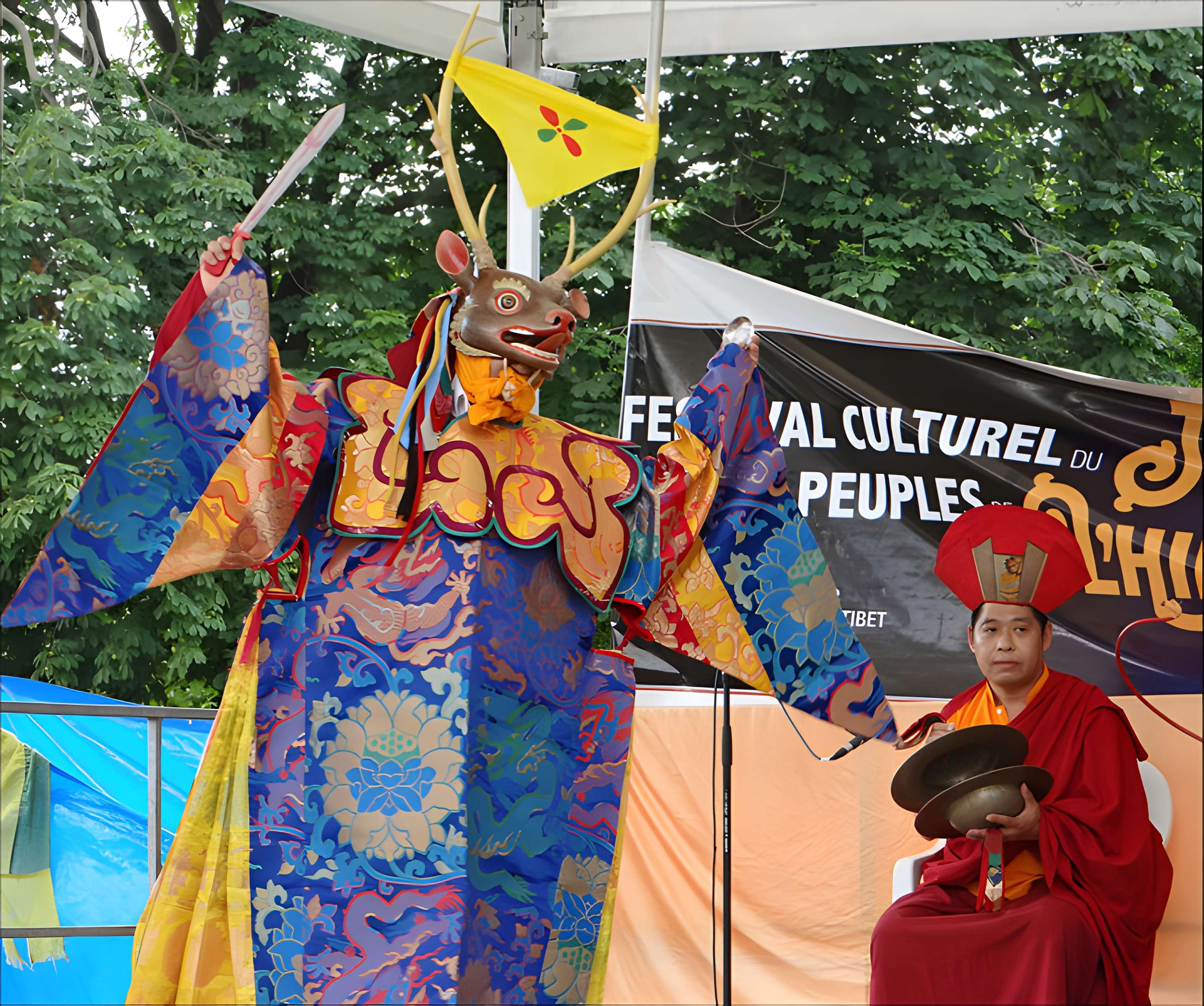 Pavillons du Togo et du Cameroun issus de l'exposition coloniale internationale de 1931