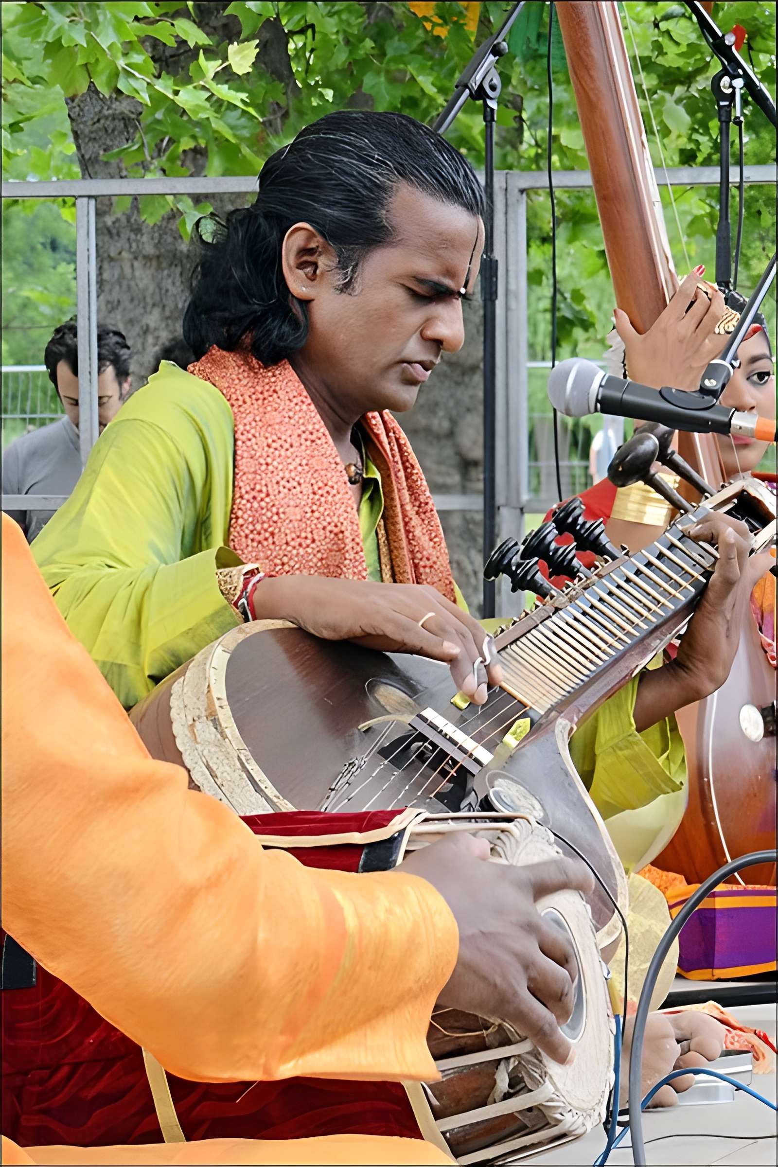 Pavillons du Togo et du Cameroun issus de l'exposition coloniale internationale de 1931